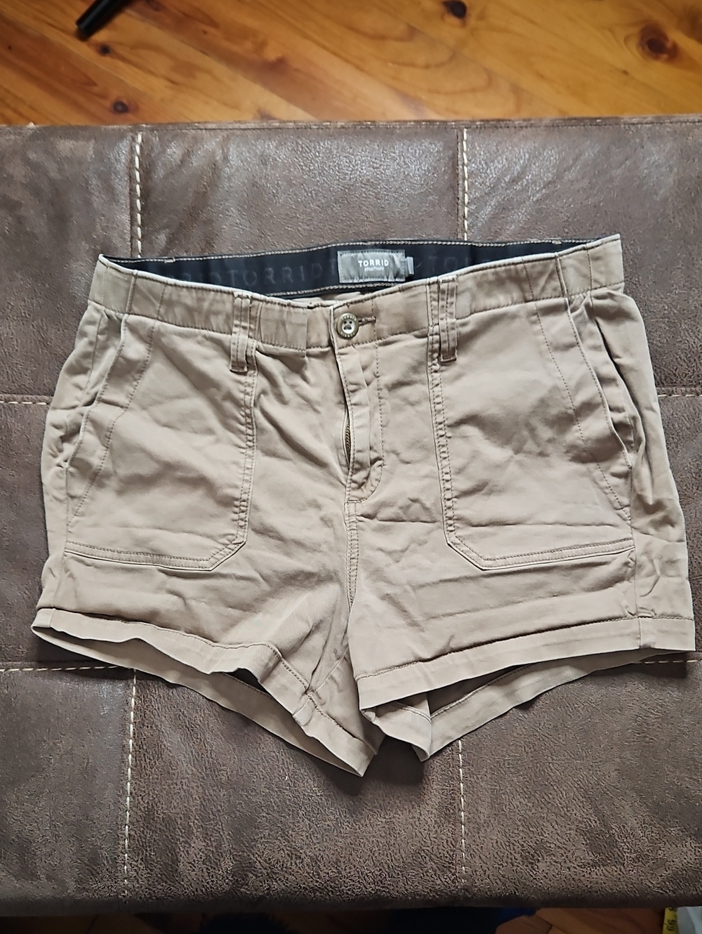 torrid Tan/Cream Casual Cuffed Stretch Shorts 14